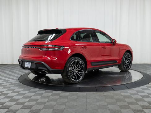 Used 2025 Porsche Macan image 7