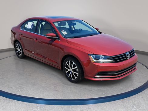 Used 2018 Volkswagen Jetta SE FWD image 3