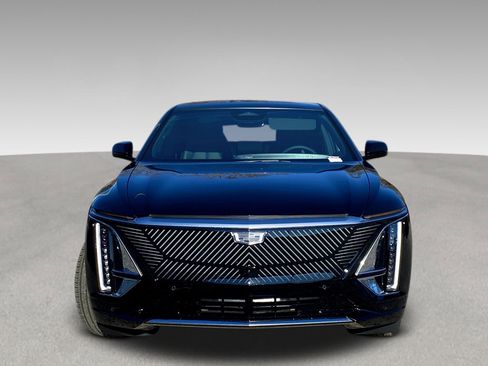 New 2024 Cadillac Lyriq Luxury image 3