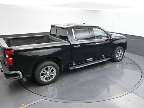 Used 2022 Chevrolet Silverado 1500 LTZ w/ LTZ Convenience Package II AWD/4WD image 12