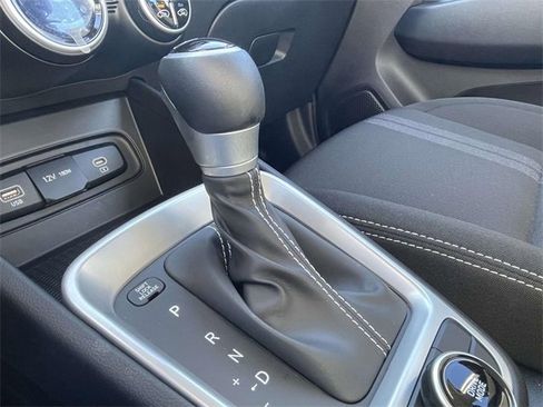 Certified 2025 Hyundai Venue SEL image 25