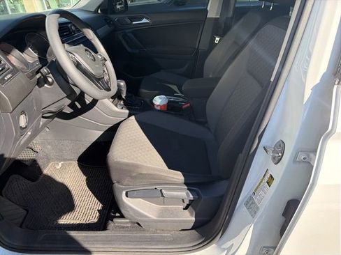 Used 2018 Volkswagen Tiguan S image 5