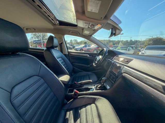 Used 2018 Volkswagen Passat 2.0T SEL Premium FWD image 21
