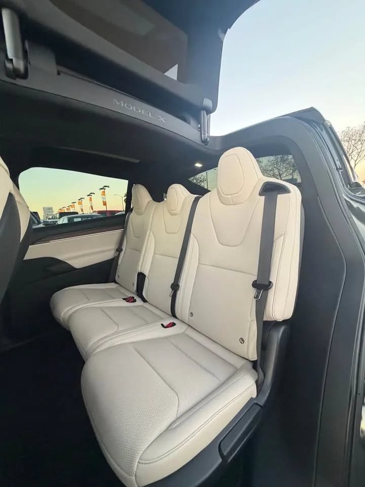 Used 2026 Tesla Model X AWD/4WD image 9