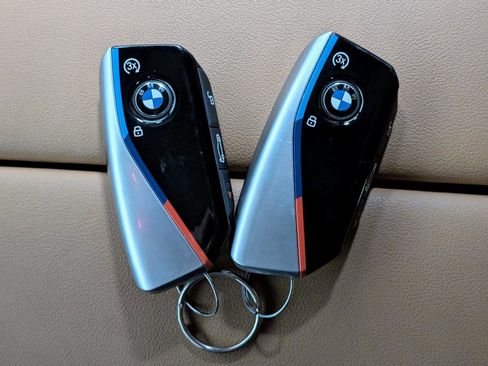 Used 2025 BMW X5 xDrive50e w/ M Sport Package image 42