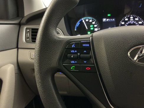Used 2017 Hyundai Sonata SE FWD image 14