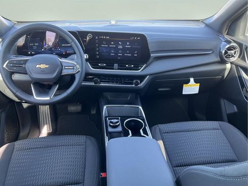 New 2026 Chevrolet Equinox LT w/ Safety and Technology Package FWD image 20