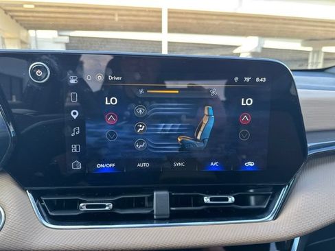 Used 2025 Chevrolet Equinox ACTIV w/ Safety and Technology Package FWD image 20