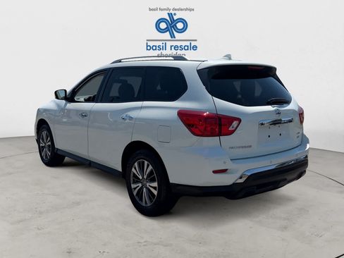 Used 2019 Nissan Pathfinder SV w/ SV All Weather Package AWD/4WD image 5