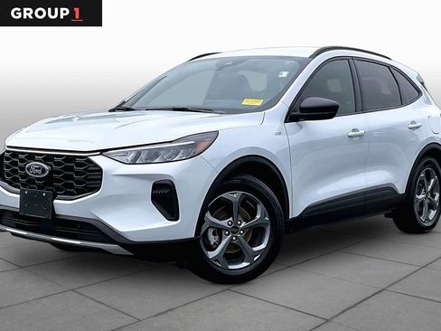 Used 2025 Ford Escape ST-Line w/ Tech Pack #1 FWD image 1