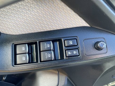 Used 2017 Subaru Forester 2.5i Premium w/ All-Weather Package AWD/4WD image 12