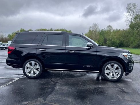 Used 2024 Ford Expedition Platinum AWD/4WD image 8
