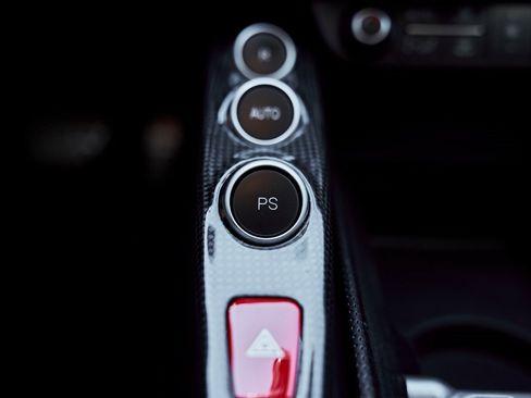 Used 2018 Ferrari GTC4Lusso T image 66