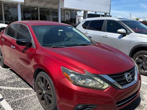 Used 2017 Nissan Altima 2.5 SR w/ Midnight Edition Package FWD image 15