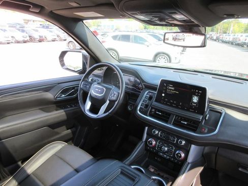 Certified 2022 GMC Yukon XL SLT w/ SLT Premium Package AWD/4WD image 31