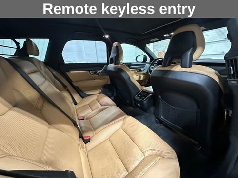 Used 2017 Volvo V90 T6 Cross Country image 16