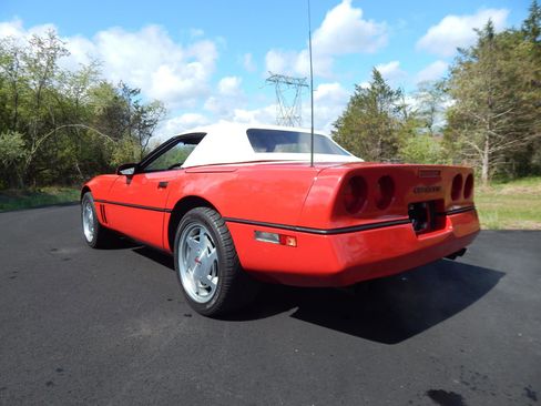Used 1988 Chevrolet Corvette Convertible RWD image 35