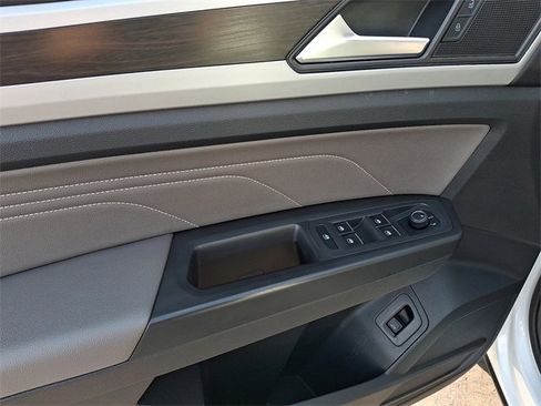 Used 2022 Volkswagen Atlas SE image 12