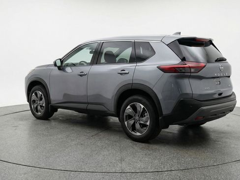 Used 2025 Nissan Rogue SV image 5