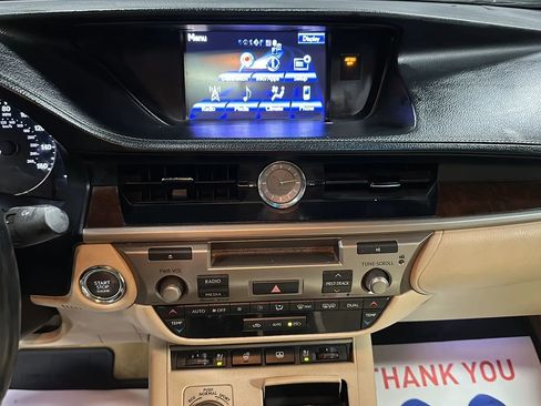 Used 2013 Lexus ES 350 w/ Luxury Pkg image 23