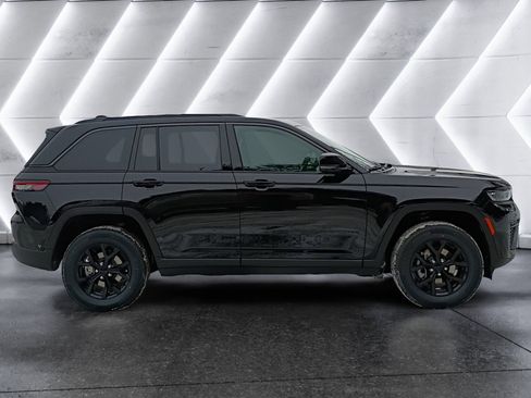 New 2026 Jeep Grand Cherokee Altitude AWD/4WD image 7