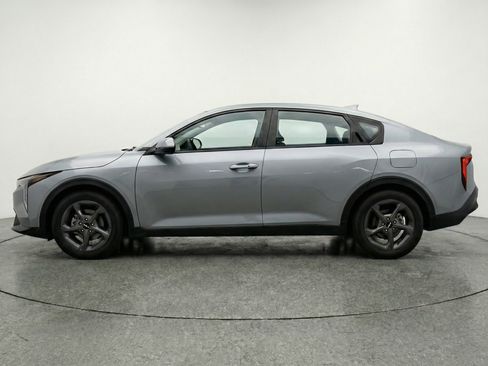 Used 2025 Kia K4 LXS image 5