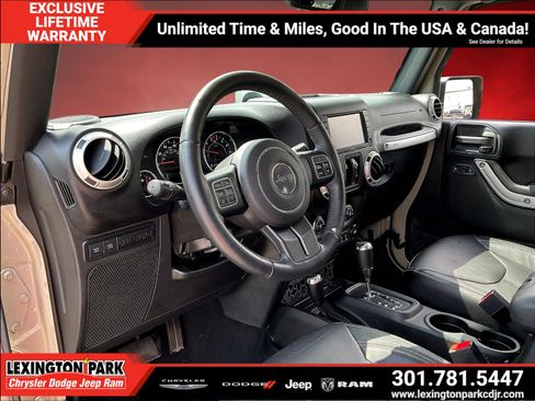 Used 2017 Jeep Wrangler Unlimited Rubicon w/ Dual Top Group AWD/4WD image 15