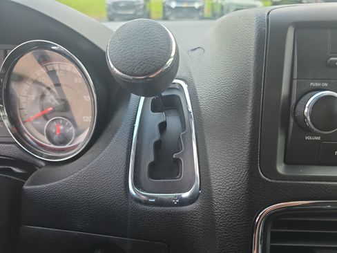 Used 2014 Dodge Grand Caravan SE w/ Quick Order Package 29E SE FWD image 21