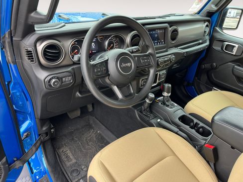 Used 2022 Jeep Wrangler Sport image 12