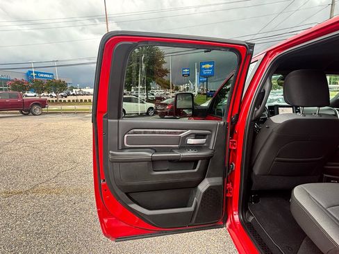 Used 2024 RAM 2500 Big Horn AWD/4WD image 24