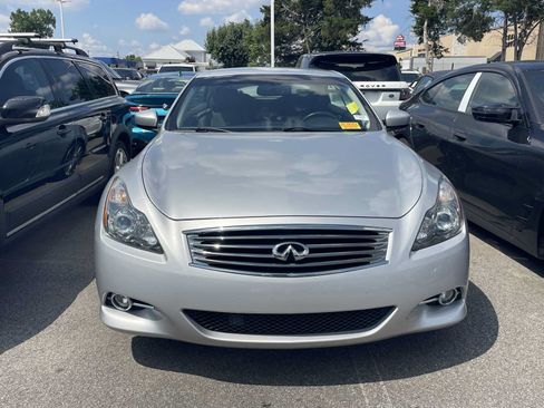 Used 2014 INFINITI Q60 Convertible w/ Premium Package RWD image 2