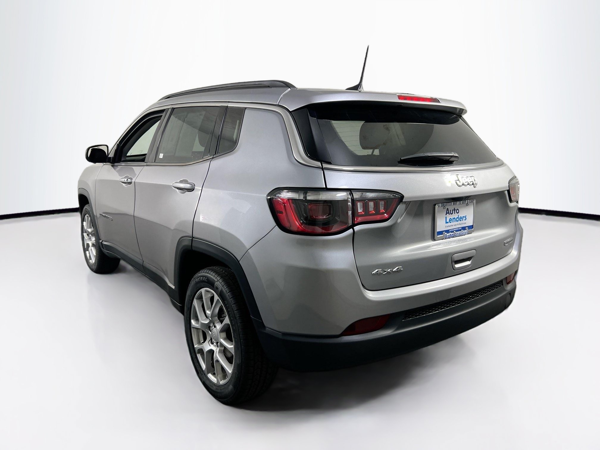 Used 2022 Jeep Compass Latitude AWD/4WD image 7