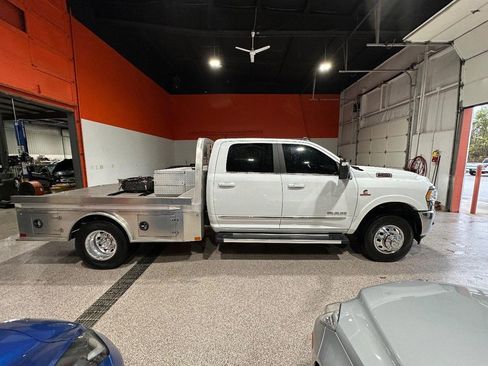 Used 2023 RAM 3500 Limited image 2