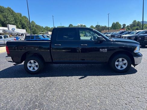 Used 2022 RAM 1500 Classic SLT w/ Protection Group AWD/4WD image 9