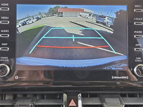 Used 2021 Toyota Corolla LE image 17