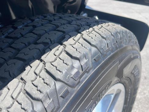 Used 2020 Jeep Wrangler Unlimited Sahara image 10