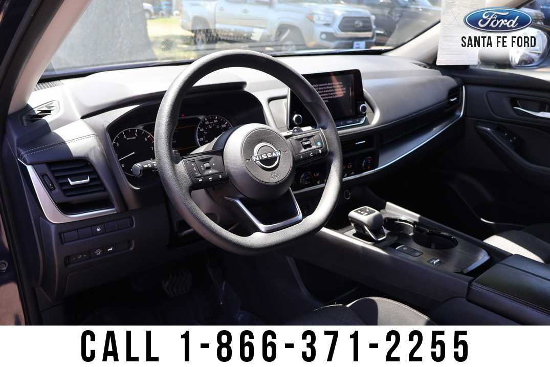 Used 2024 Nissan Rogue SV FWD image 10