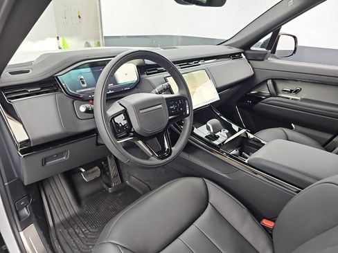 New 2025 Land Rover Range Rover Sport Dynamic SE image 16