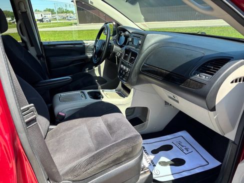Used 2015 Dodge Grand Caravan SXT FWD image 8