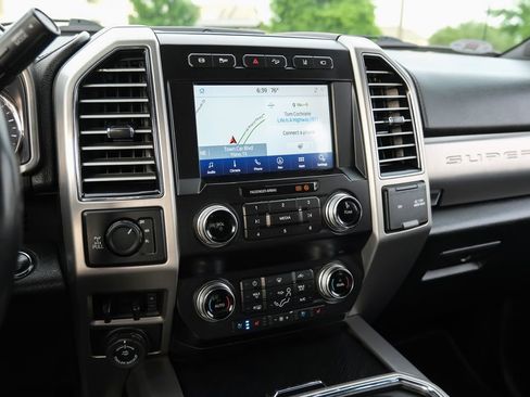 Used 2021 Ford F250 Platinum w/ FX4 Off-Road Package image 32