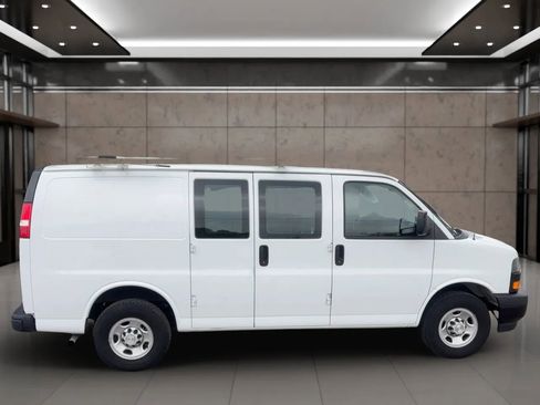 Used 2020 Chevrolet Express 2500 w/ Driver Convenience Package RWD image 9