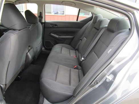 Used 2024 Nissan Altima 2.5 SV FWD image 12