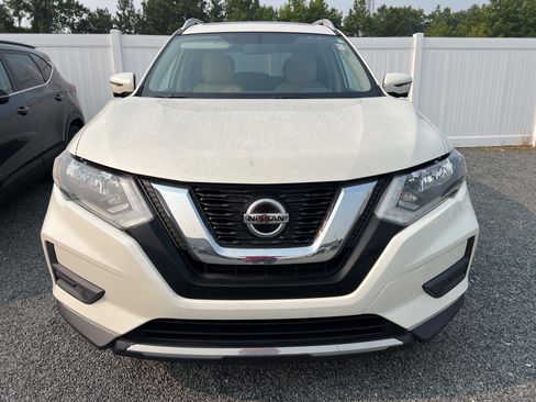 Used 2018 Nissan Rogue SV w/ Sun & Sound Touring Package AWD/4WD image 9