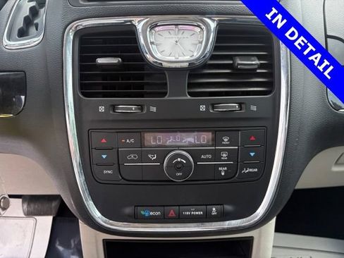 Used 2015 Chrysler Town & Country Touring FWD image 31