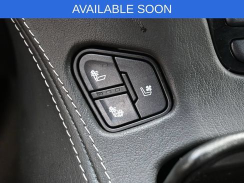 Used 2018 Chevrolet Suburban Premier AWD/4WD image 27