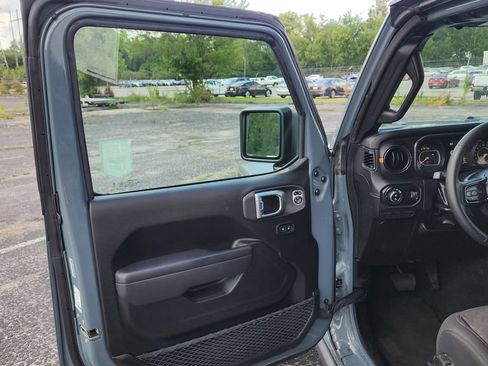 Used 2026 Jeep Gladiator Mojave AWD/4WD image 15
