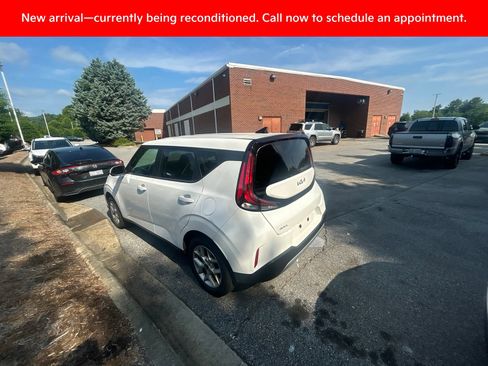Used 2024 Kia Soul LX w/ Option Group 015 FWD image 9