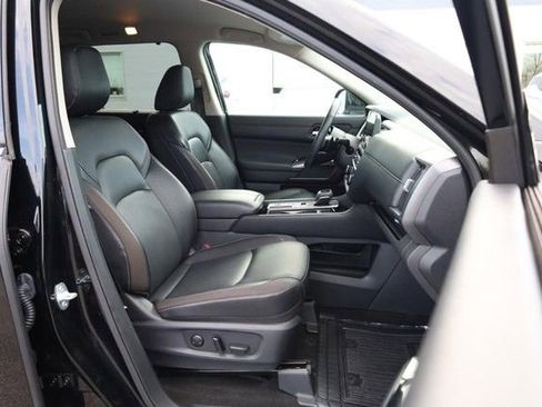 Certified 2024 Nissan Pathfinder SL FWD image 29