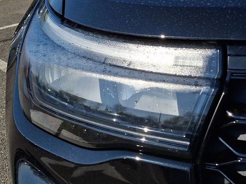 Used 2025 Ford Explorer ST AWD/4WD image 11