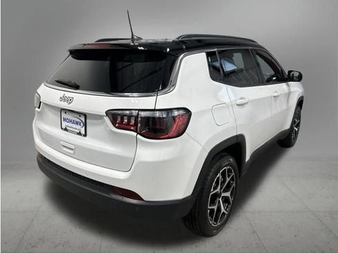 Used 2024 Jeep Compass Limited AWD/4WD image 5